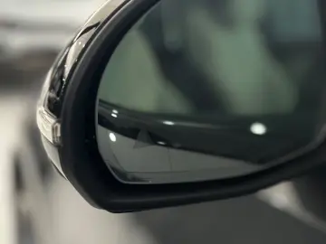 MERCEDES-BENZ C 200d  AMG-LINE PANO NIGHT AMBI