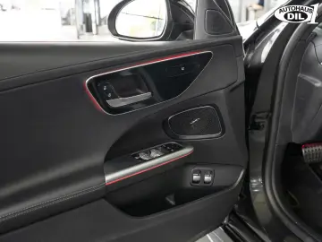 MERCEDES-BENZ C 300 e 9G-Tronic AMG  DISTR.  NIGHT 360 eGSD
