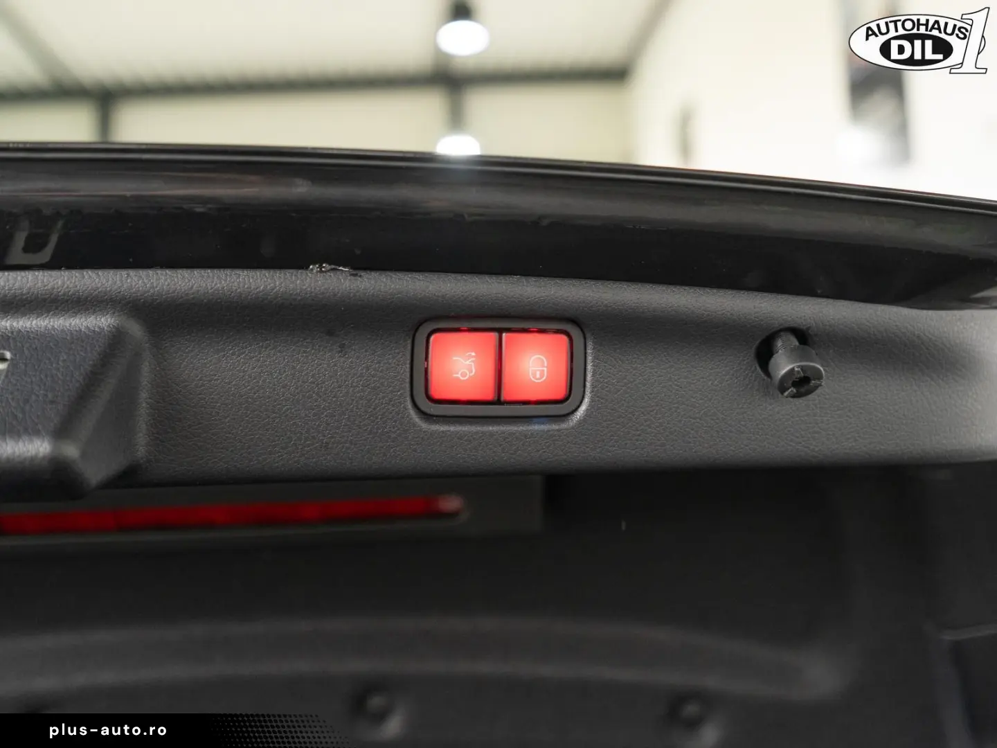 MERCEDES-BENZ C 300 e 9G-Tronic AMG  DISTR.  NIGHT 360 eGSD