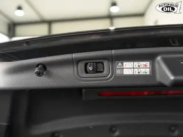 MERCEDES-BENZ C 300 e 9G-Tronic AMG  DISTR.  NIGHT 360 eGSD