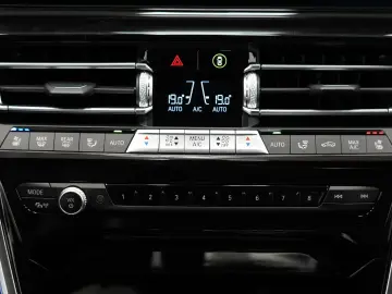 BMW M850i xDrive Coupe Laserlicht 360