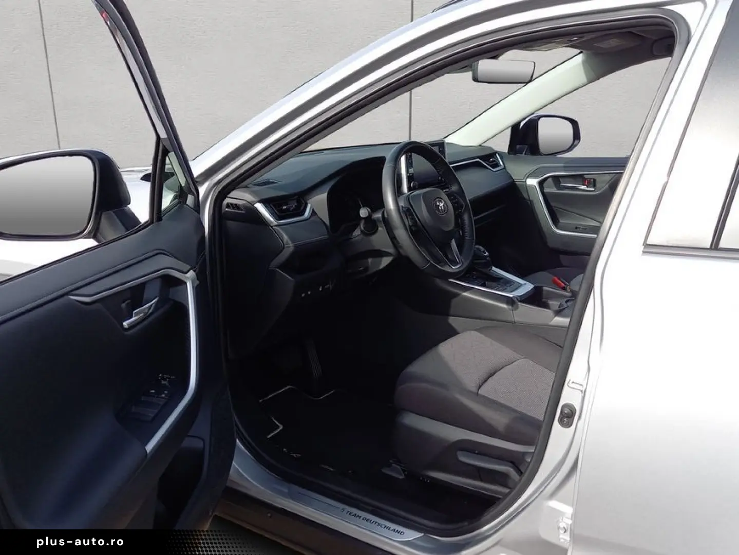 TOYOTA RAV 4 2.5 4x2 Hybrid Team Deutschland