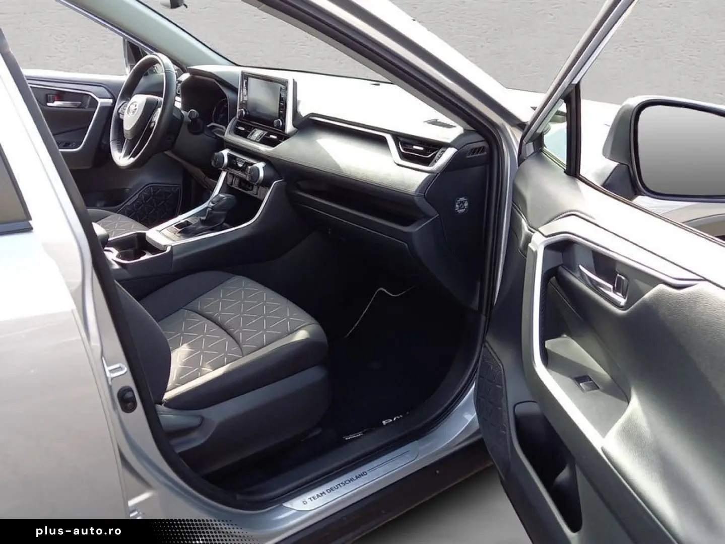 TOYOTA RAV 4 2.5 4x2 Hybrid Team Deutschland