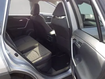 TOYOTA RAV 4 2.5 4x2 Hybrid Team Deutschland