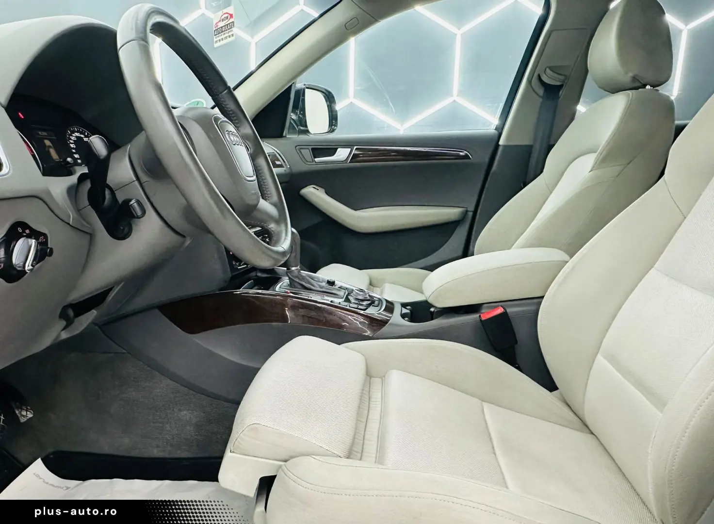 AUDI Q5 2010 2.0D 4X4 Garantie 12 Luni Rate Avans 0 Doar Cu