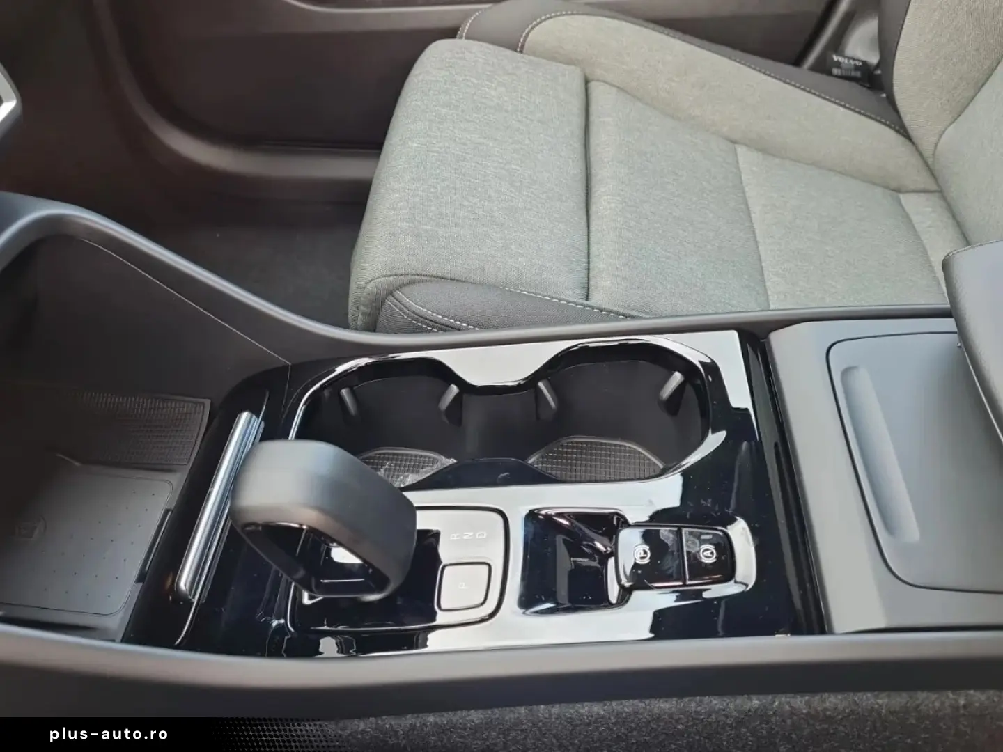 Volvo XC40 Plus Dark