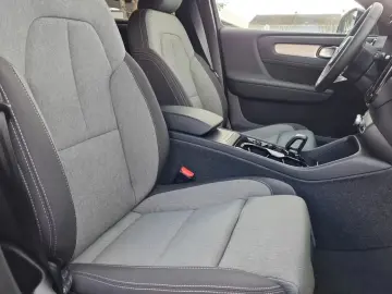 Volvo XC40 Plus Dark