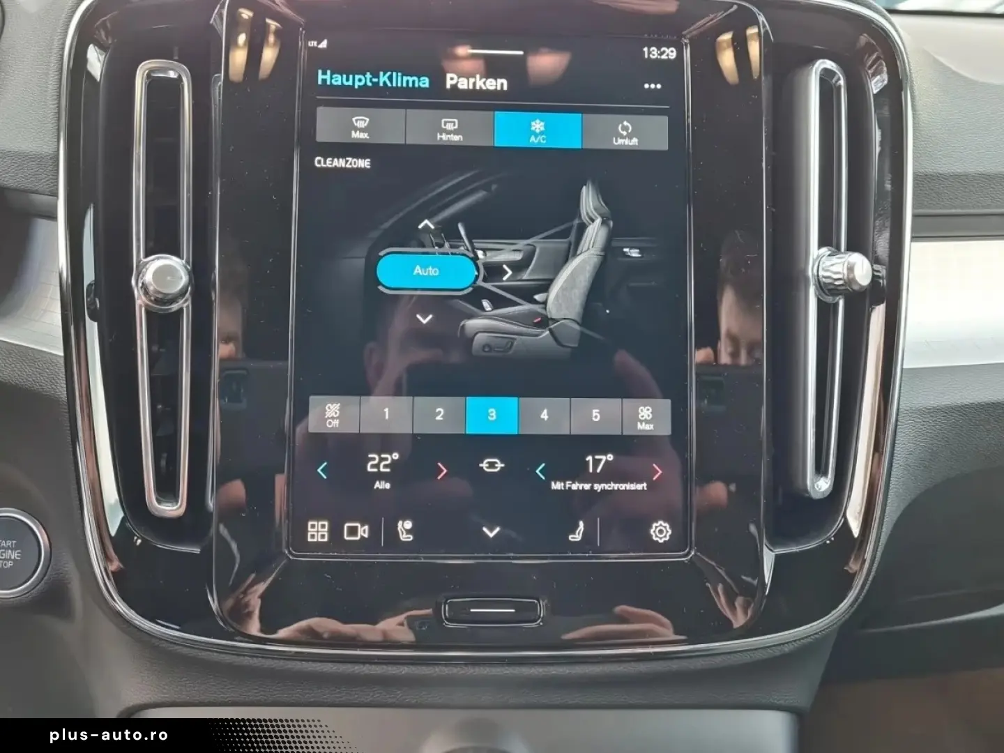 Volvo XC40 Plus Dark