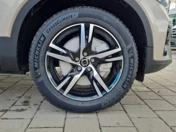 Volvo XC40 Plus Dark