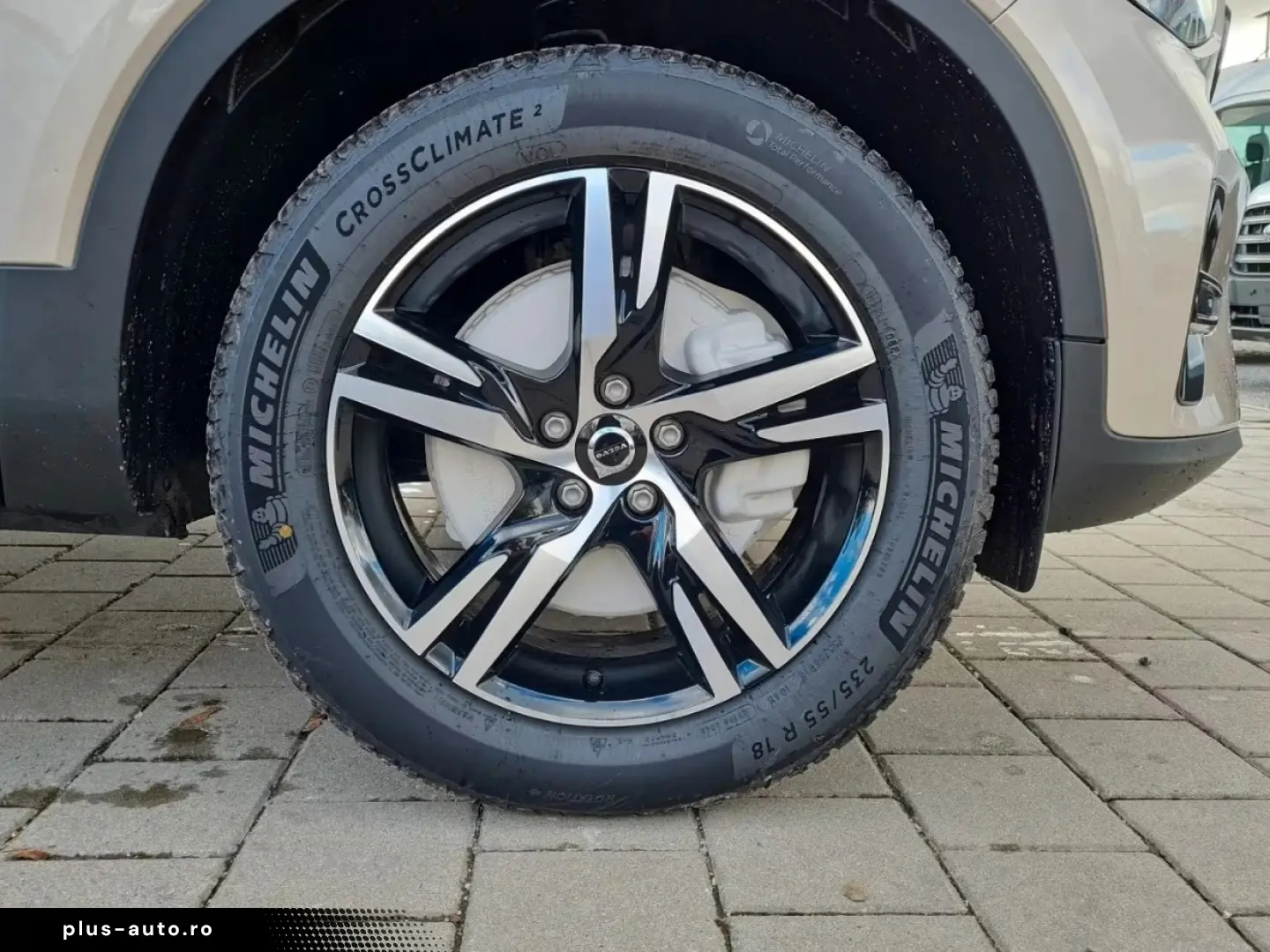 Volvo XC40 Plus Dark