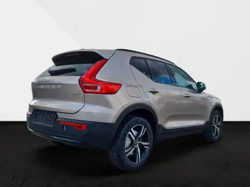 Volvo XC40 Plus Dark