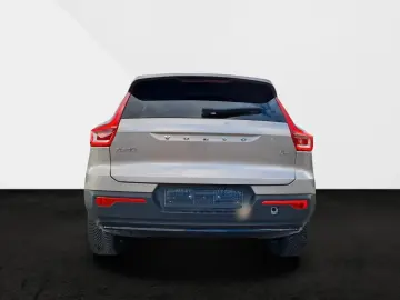 Volvo XC40 Plus Dark