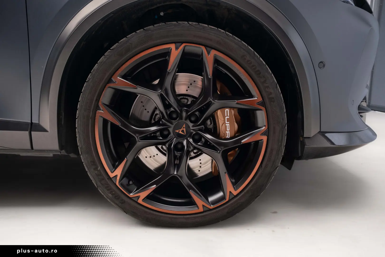 Cupra Formentor VZ5 2023 CUP carbon; Matrix; 360