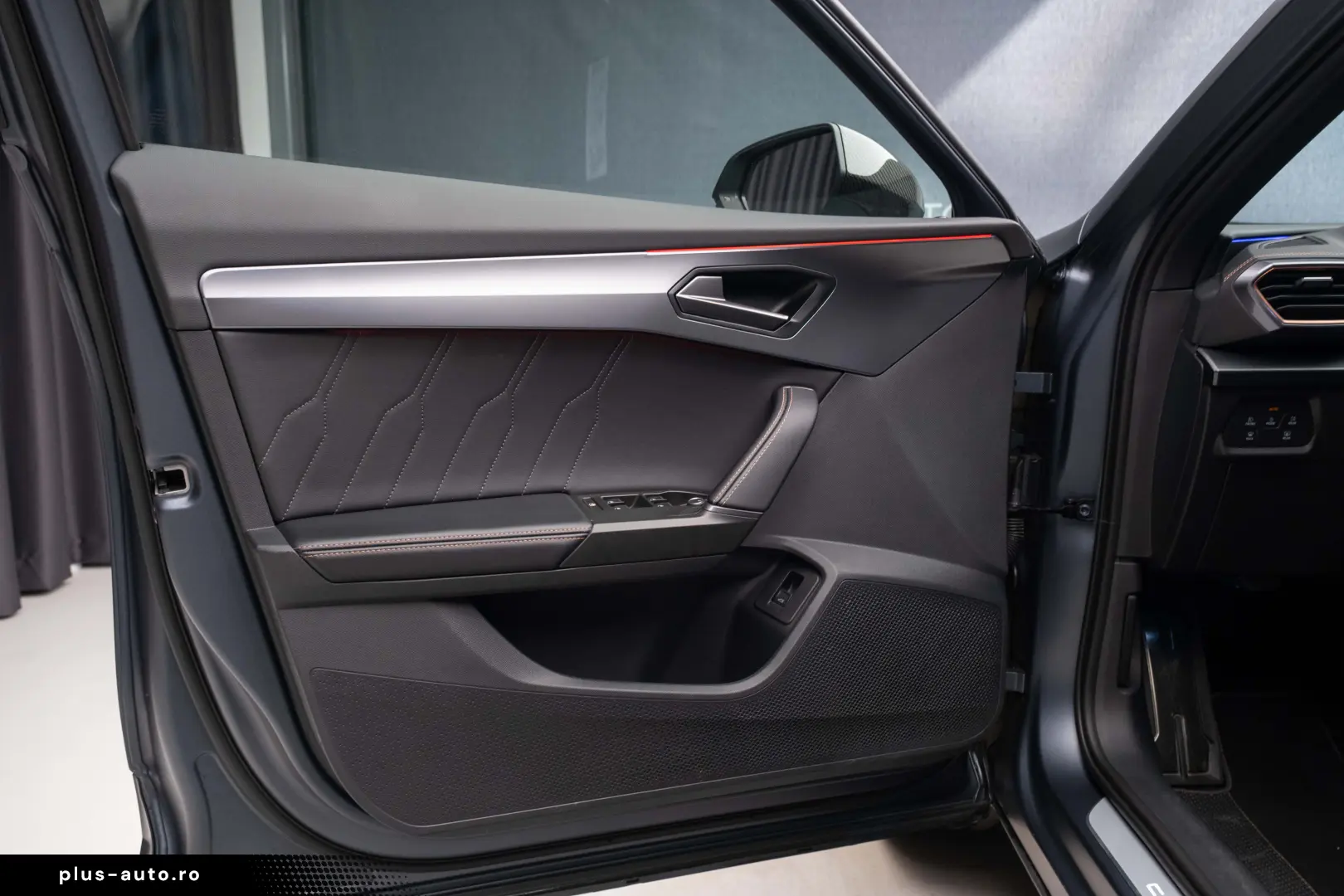 Cupra Formentor VZ5 2023 CUP carbon; Matrix; 360