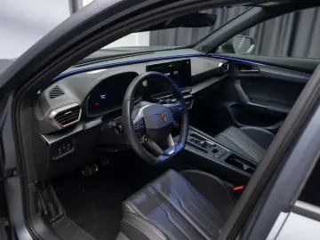 Cupra Formentor VZ5 2023 CUP carbon; Matrix; 360