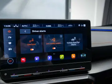 Cupra Formentor VZ5 2023 CUP carbon; Matrix; 360