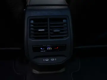 Cupra Formentor VZ5 2023 CUP carbon; Matrix; 360