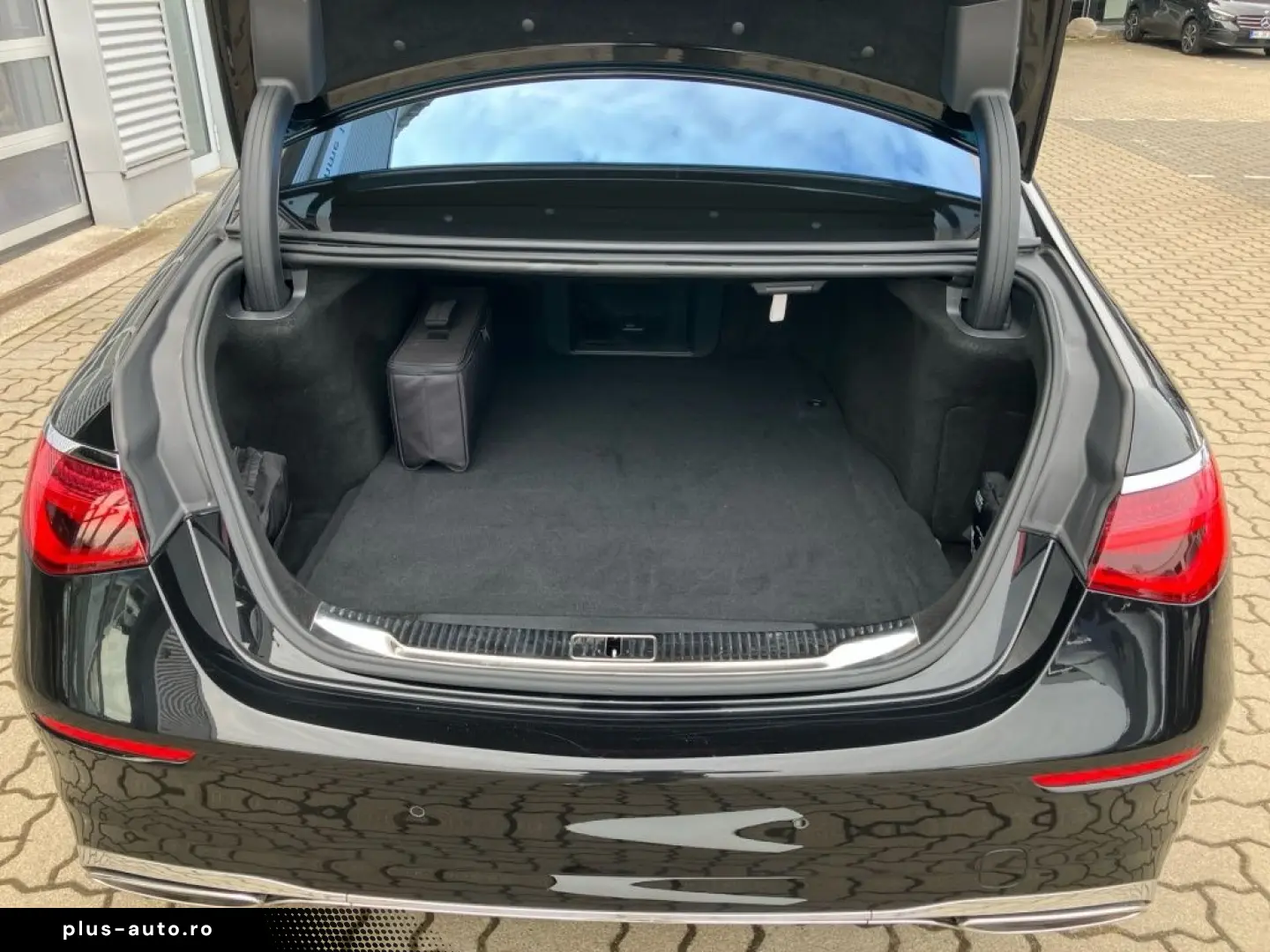 MERCEDES-BENZ S 580 e Pano 360 digLight HuD Sitzklim&hellip;