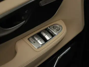 MERCEDES-BENZ V 300 d 4M lang Avantgarde AMG 8 Pano &hellip;