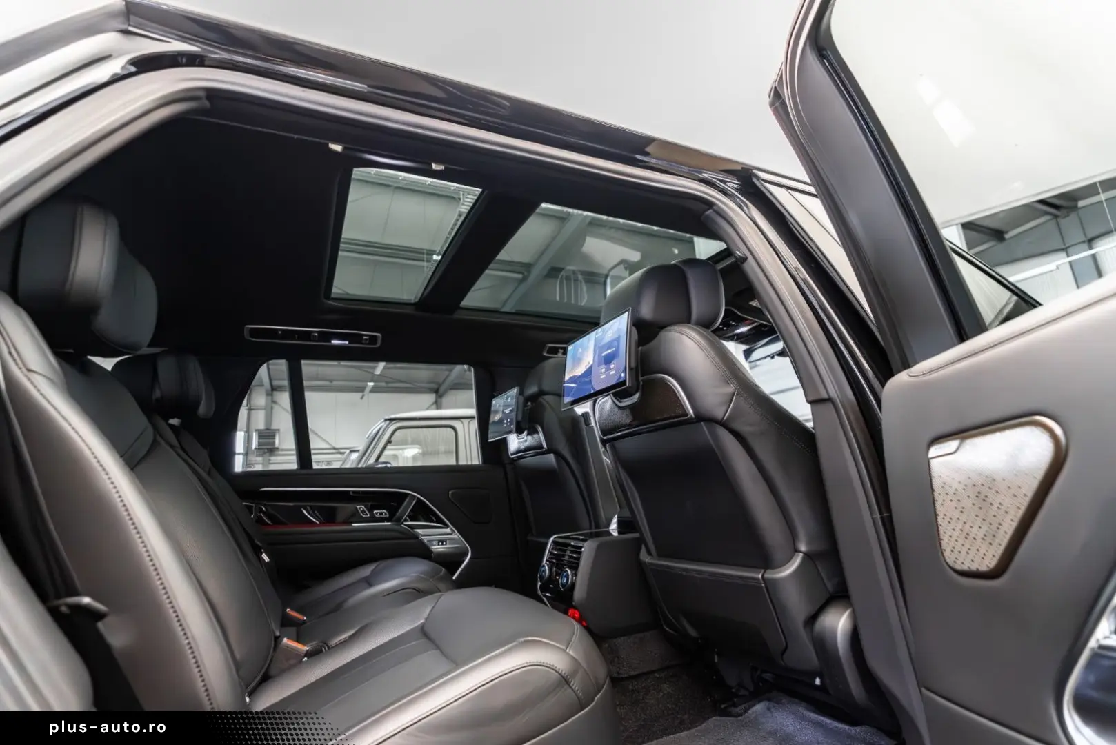 LAND ROVER Range Rover P530 LWB Autobio   MY 2025   Fond TV