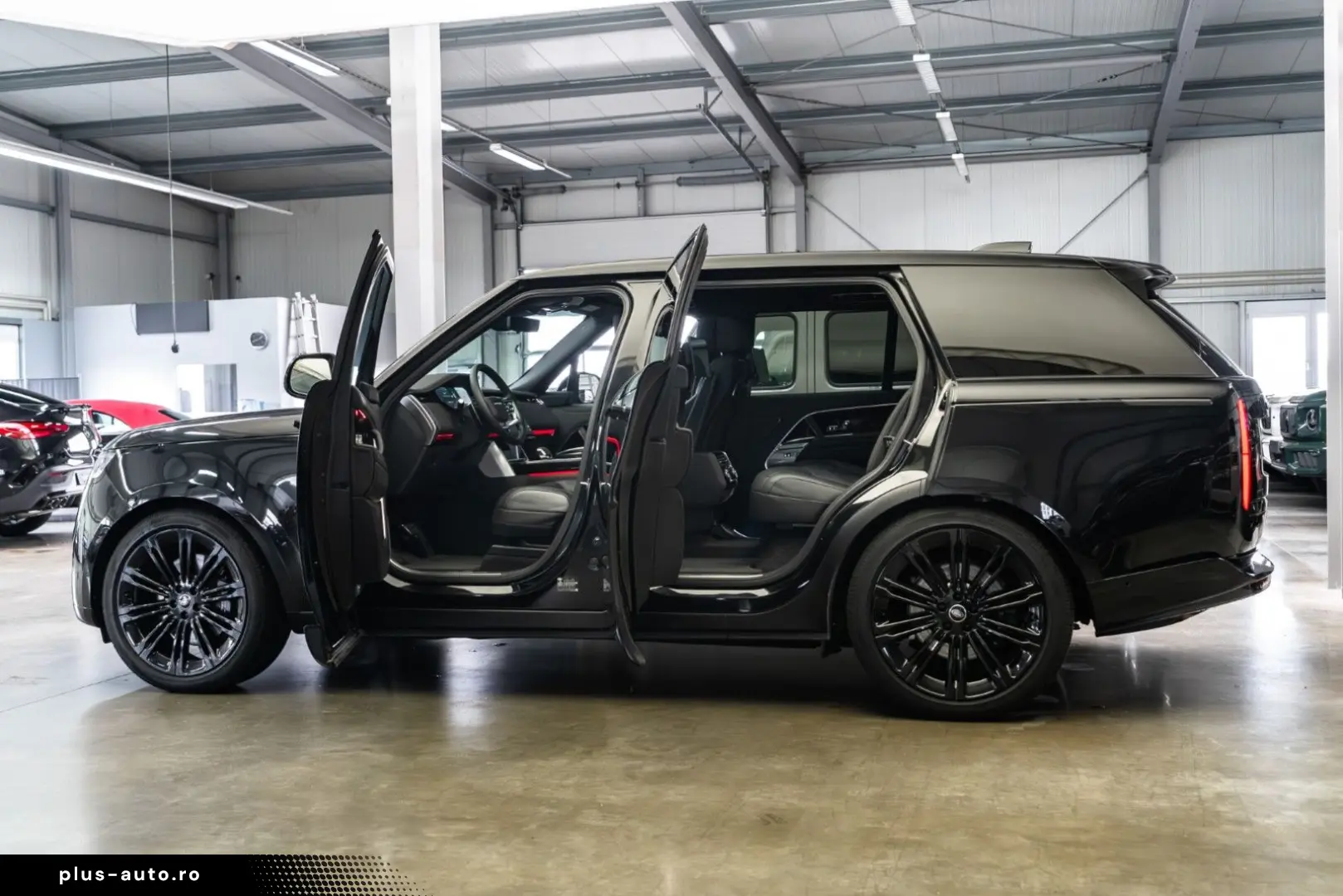 LAND ROVER Range Rover P530 LWB Autobio   MY 2025   Fond TV