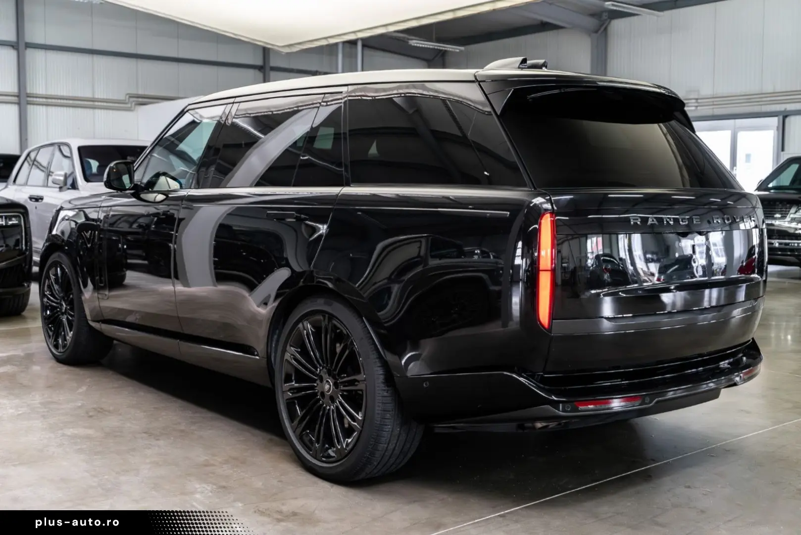 LAND ROVER Range Rover P530 LWB Autobio   MY 2025   Fond TV