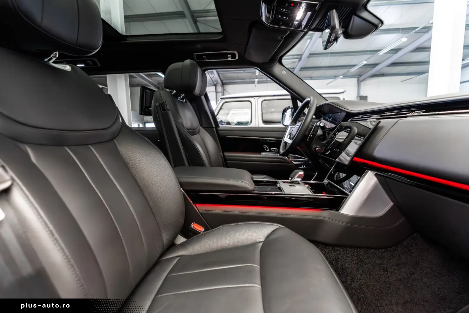 LAND ROVER Range Rover P530 LWB Autobio   MY 2025   Fond TV