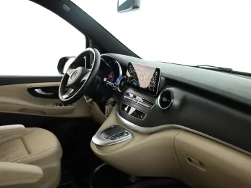 MERCEDES-BENZ V 300 d 4M lang Avantgarde AMG 8S Pano&hellip;