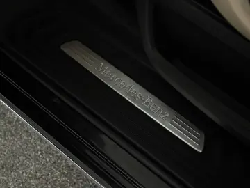 MERCEDES-BENZ V 300 d 4M lang Avantgarde AMG 8S Pano&hellip;