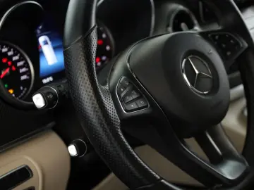 MERCEDES-BENZ V 300 d 4M lang Avantgarde AMG 8S Pano&hellip;