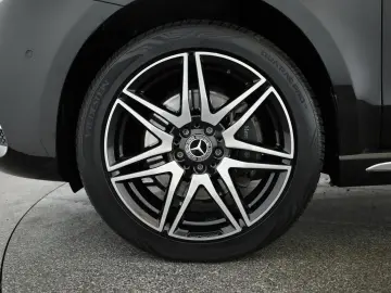 MERCEDES-BENZ V 300 d 4M lang Avantgarde AMG 8S Pano&hellip;