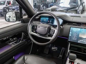 LAND ROVER Range Rover P530 Autobiography   Fond TV   Pano