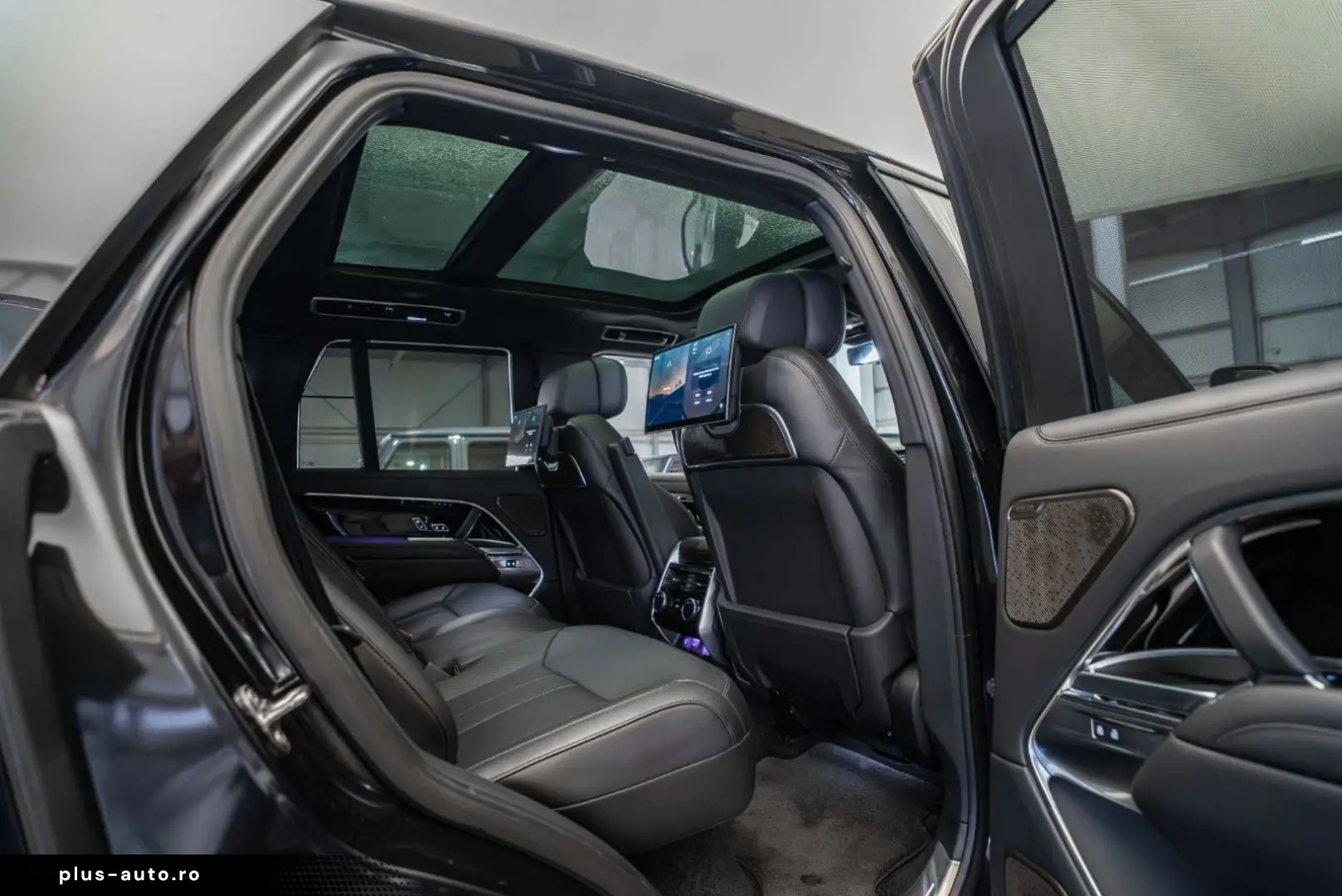 LAND ROVER Range Rover P530 Autobiography   Fond TV   Pano