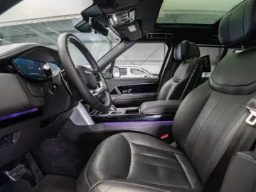 LAND ROVER Range Rover P530 Autobiography   Fond TV   Pano