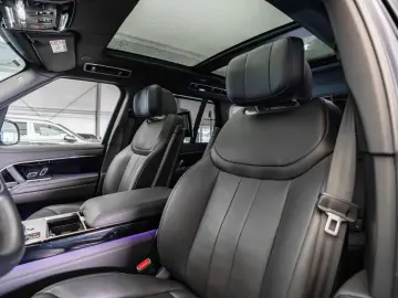 LAND ROVER Range Rover P530 Autobiography   Fond TV   Pano