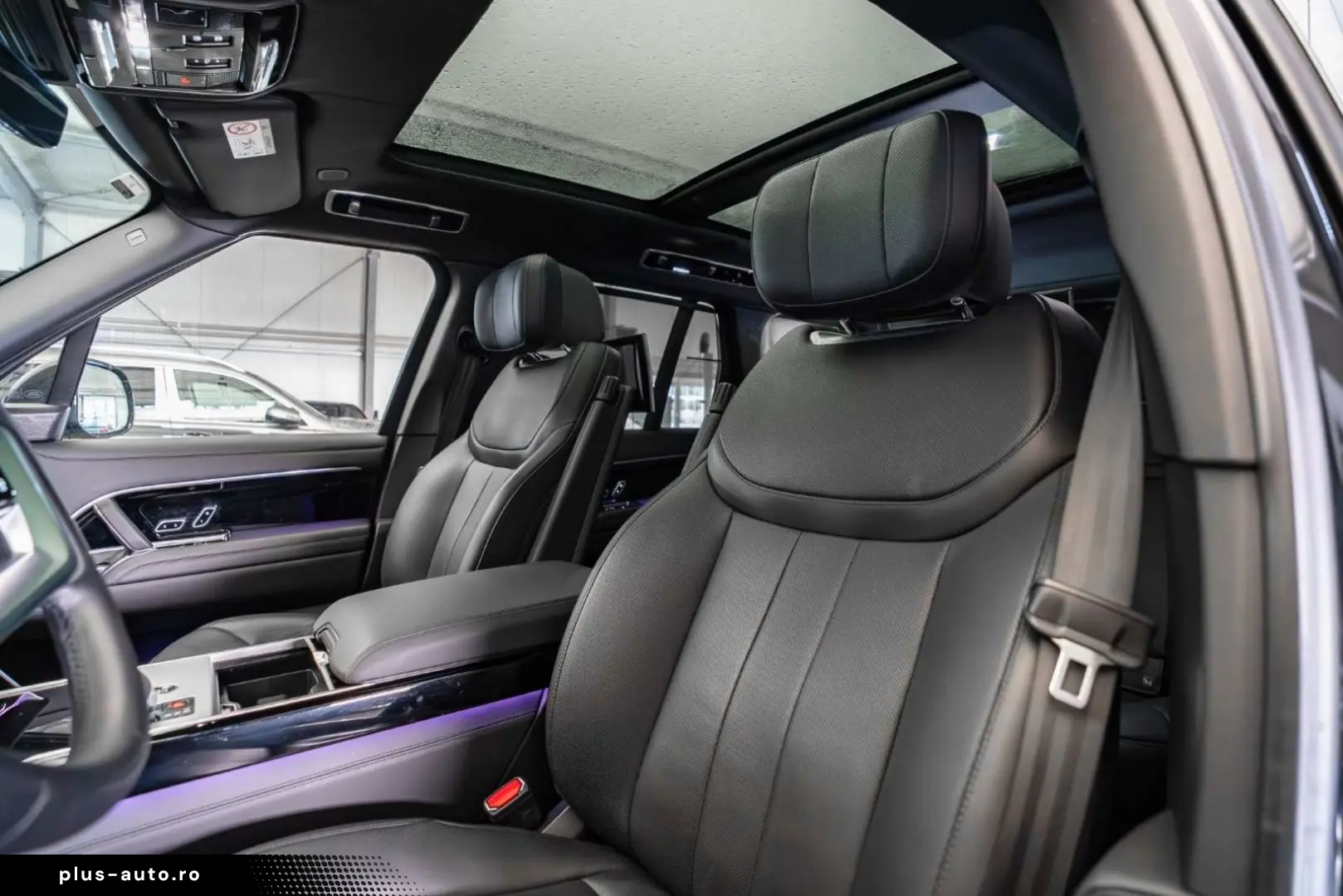 LAND ROVER Range Rover P530 Autobiography   Fond TV   Pano