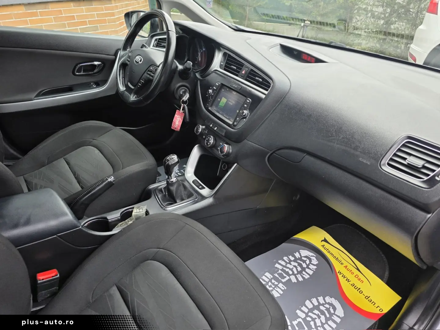 KIA Ceed Diesel 1.6 2016 Manuala