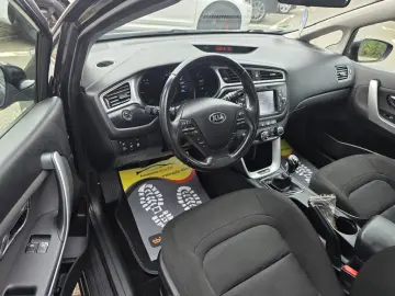 KIA Ceed Diesel 1.6 2016 Manuala