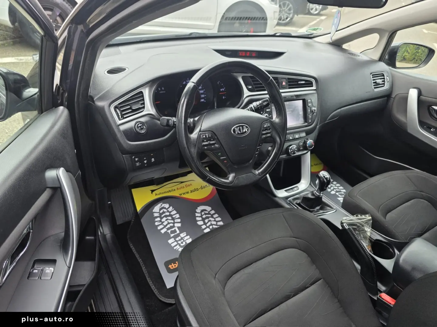 KIA Ceed Diesel 1.6 2016 Manuala