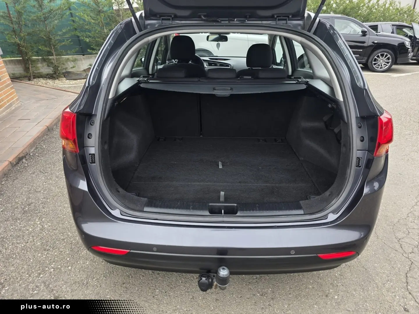 KIA Ceed Diesel 1.6 2016 Manuala