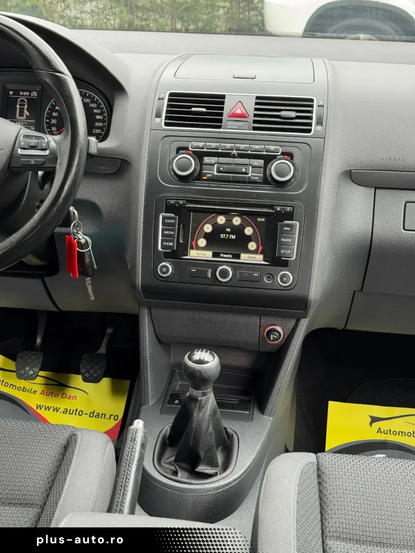 Volkswagen Touran Diesel 1.6 2012 Manuala