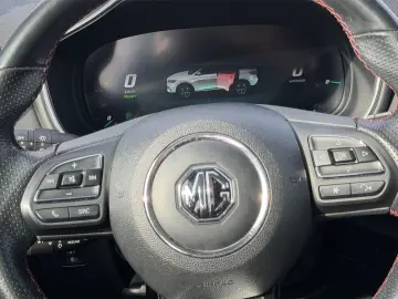 MG EHS PHEV Luxury  LED Pano 360  Leder SHZ CarPlay