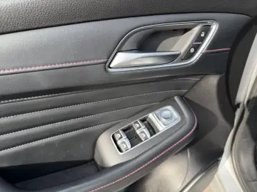 MG EHS PHEV Luxury  LED Pano 360  Leder SHZ CarPlay