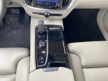 VOLVO S60 T8 Ultimate Dark Recharge