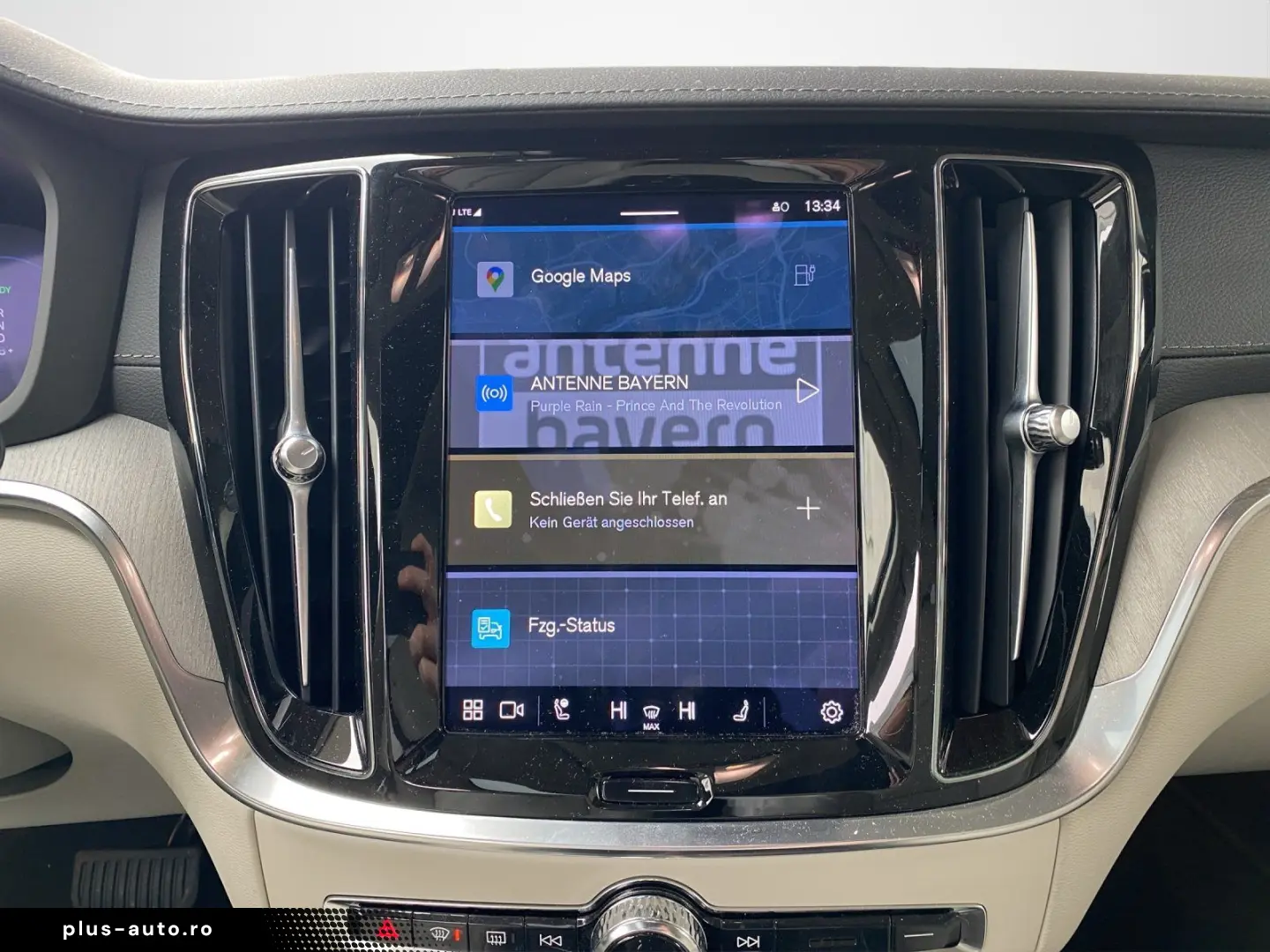 VOLVO S60 T8 Ultimate Dark Recharge