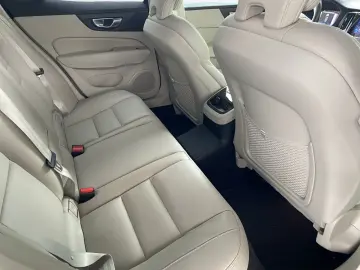 VOLVO S60 T8 Ultimate Dark Recharge