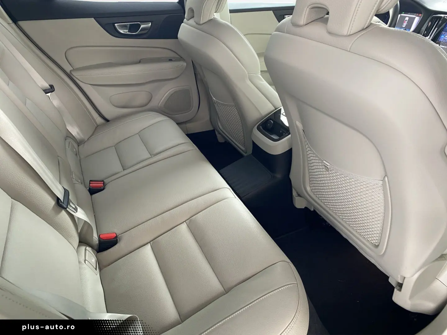 VOLVO S60 T8 Ultimate Dark Recharge