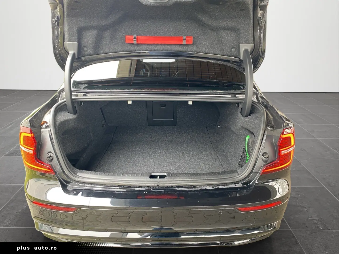 VOLVO S60 T8 Ultimate Dark Recharge