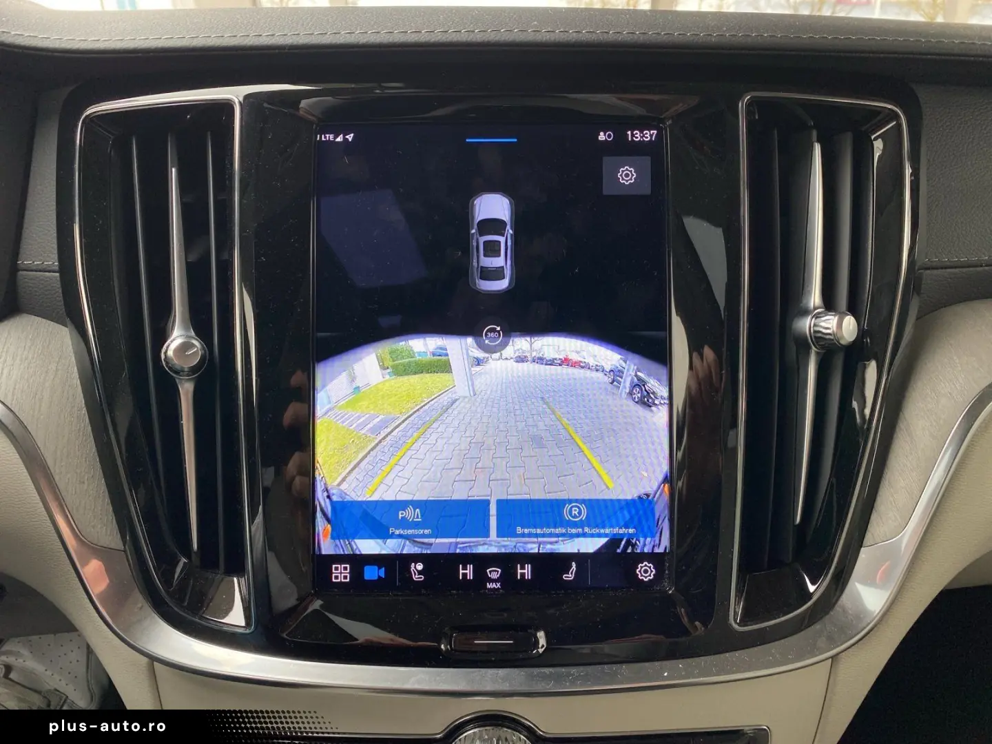 VOLVO S60 T8 Ultimate Dark Recharge