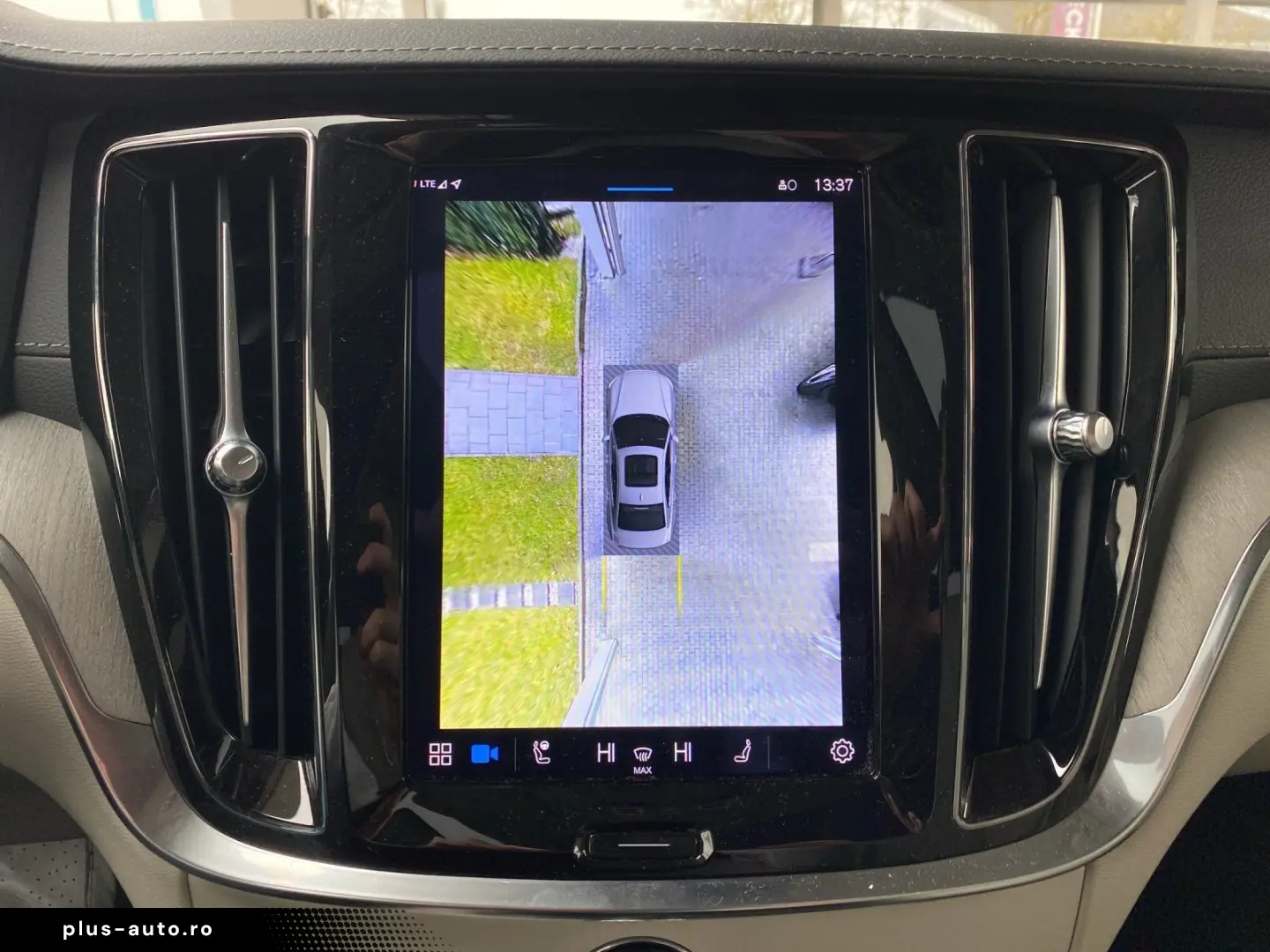 VOLVO S60 T8 Ultimate Dark Recharge